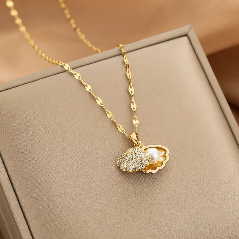 Classic Shell Pearl Necklace: Elegant & Versatile Gift